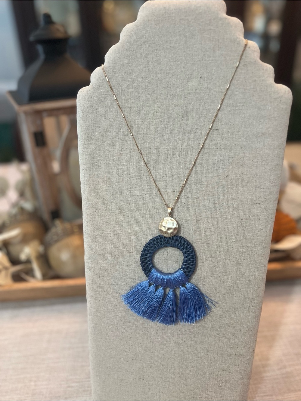Stylish Blue Tassel Pendant Necklace - Gold Accent